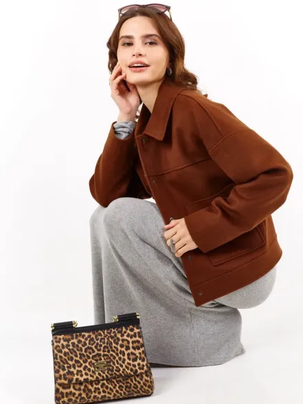 【新品タグ付き】CONVERSE ブラウン ウールジャケット CLANE刺繍 ニエンタスタイルのブラウンショートウールジャケット（レディース